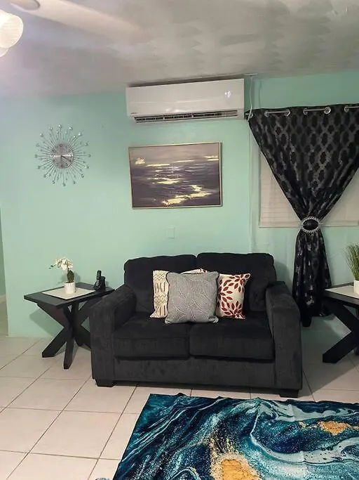 Wally'S Haven Nassau 0*,  Bahamy